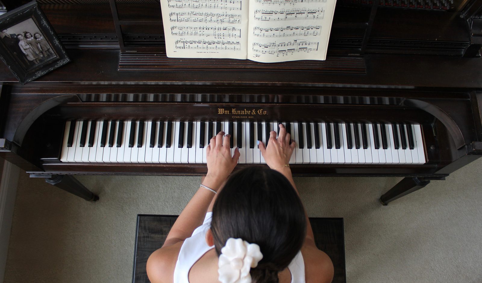Lauren Fabio playing piano